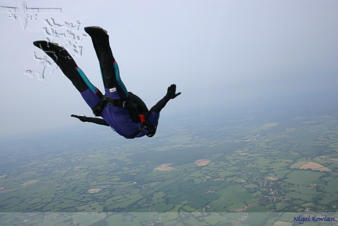 Steph tracking off after the dive, going her own way