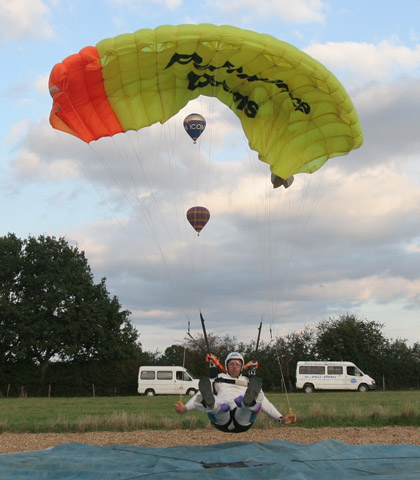 Chris Lynch landing his Velocity at the accuracy meet 2007